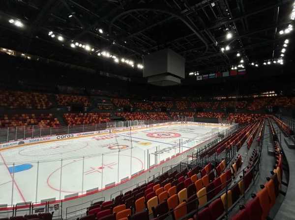 Товарищеский гала-матч между сборной Стальной хоккейной лиги и ветеранами легендарного хоккейного клуба «Автомобилист»